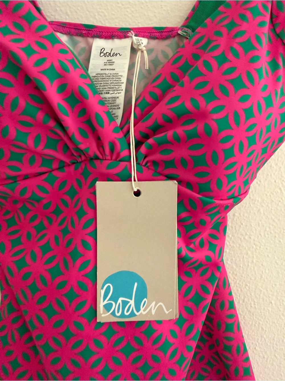 Boden Talamanca Tankini Swim Top Pink Green Geometric Womens Size 6 NWT - Picture 3 of 6